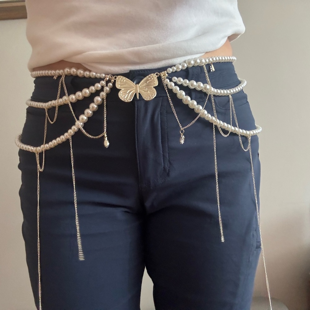 Butterfly Pearl & Chain Waist Belt – Statement Body Jewelry